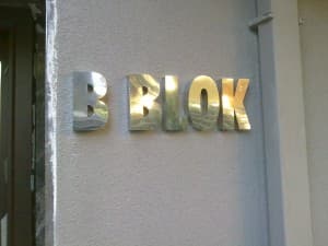 B Blok Apartman Tabelası