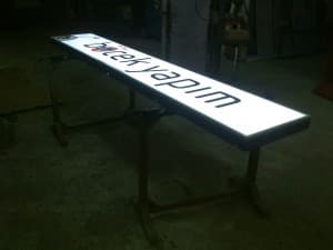 Böcek Yapım Işıklı Vinil Tabela