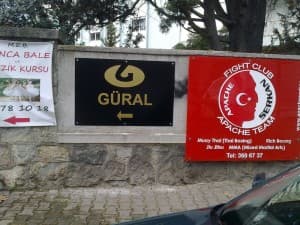 Güral Apartman Tabelası