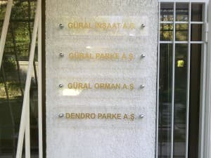 Güral İnşaat Apartman Tabelası