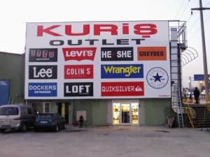 Kuriş Outlet Işıksız Vinil Tabela